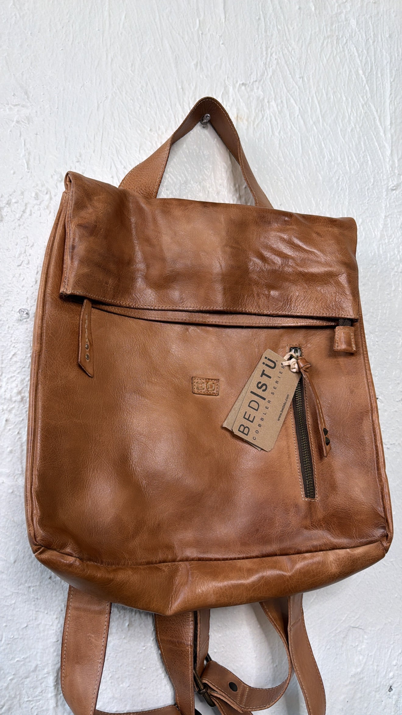 BedStu Howie , Tan Rustic